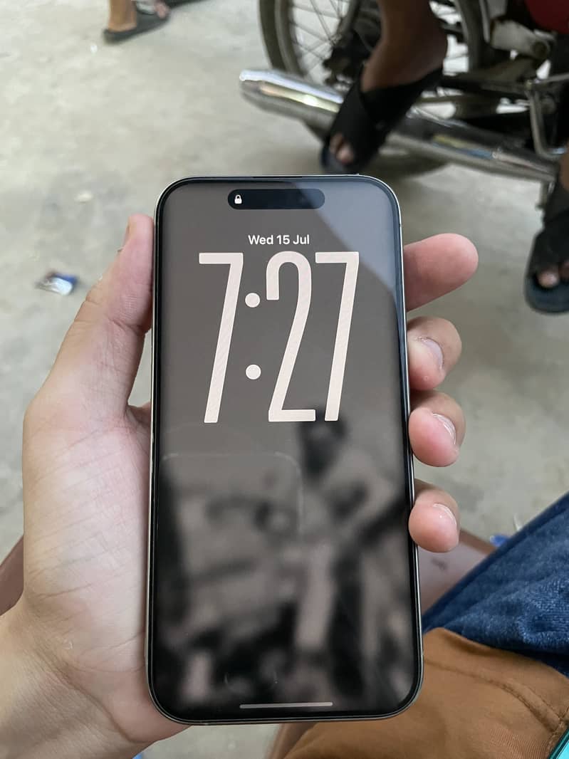 iPhone 15 pro 6