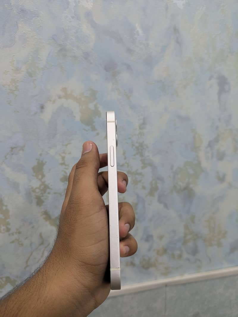 Apple iPhone 12 2