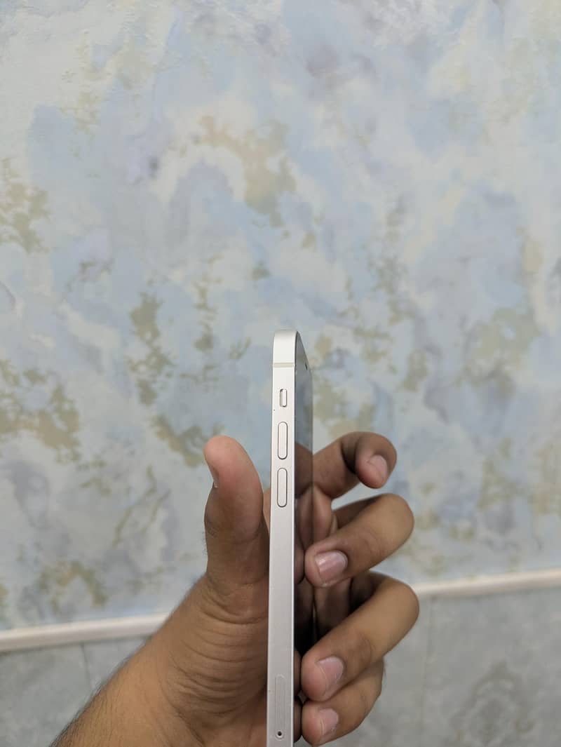 Apple iPhone 12 3