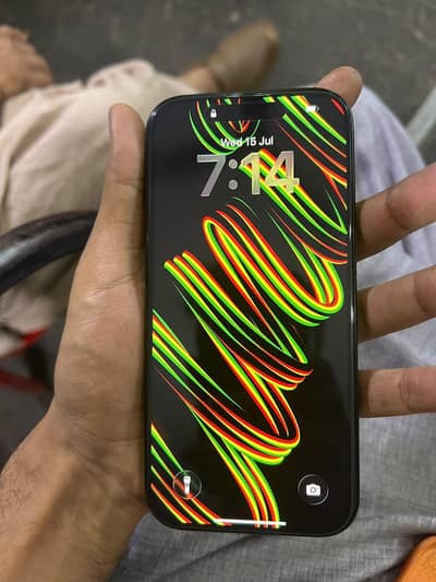 Apple iPhone 16 Pro jv