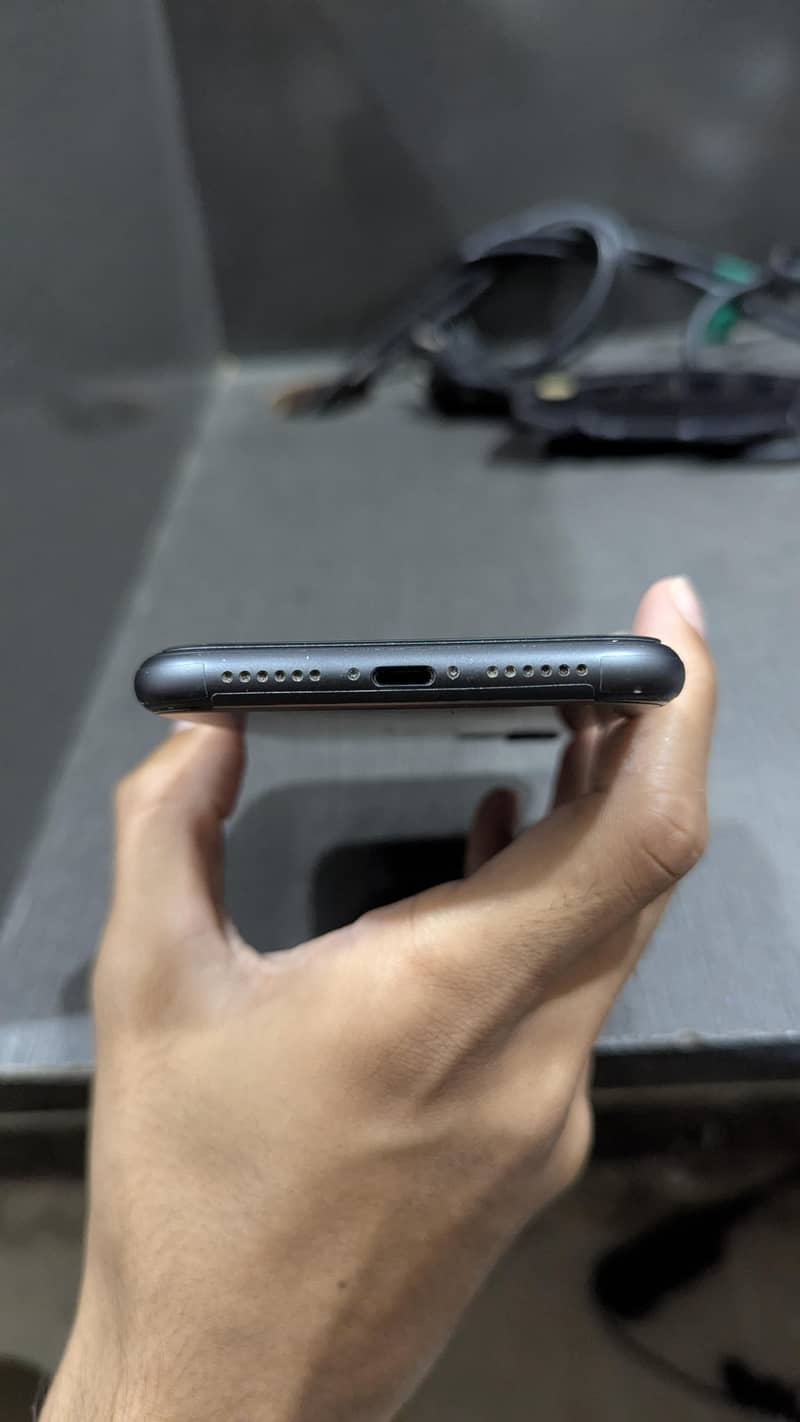 iPhone 11 2