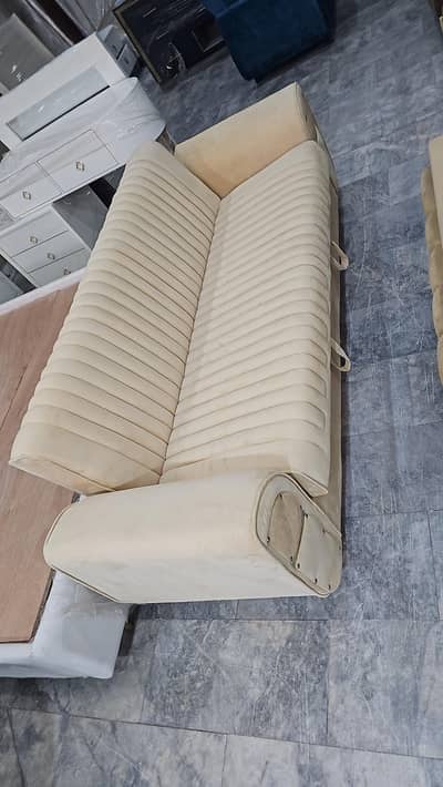 New sofa cumbed
