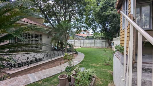 FOR RENT Fully Renovated 5-Beds Double Storey with Swimming Pool F_7/2