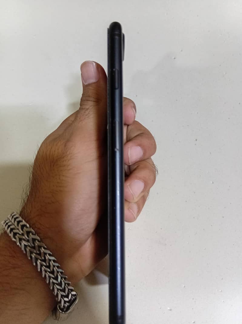 Apple iPhone 7 Plus 3