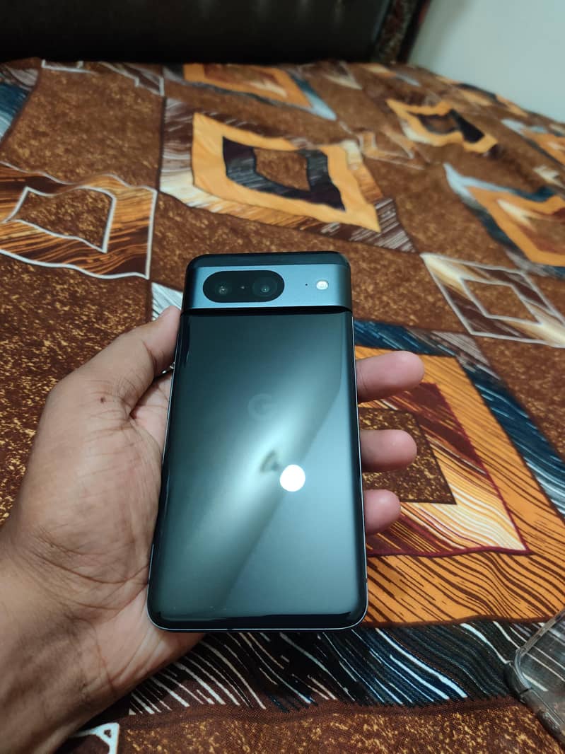 Google Pixel 8 4