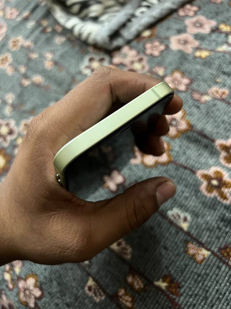 Apple iPhone 12 0