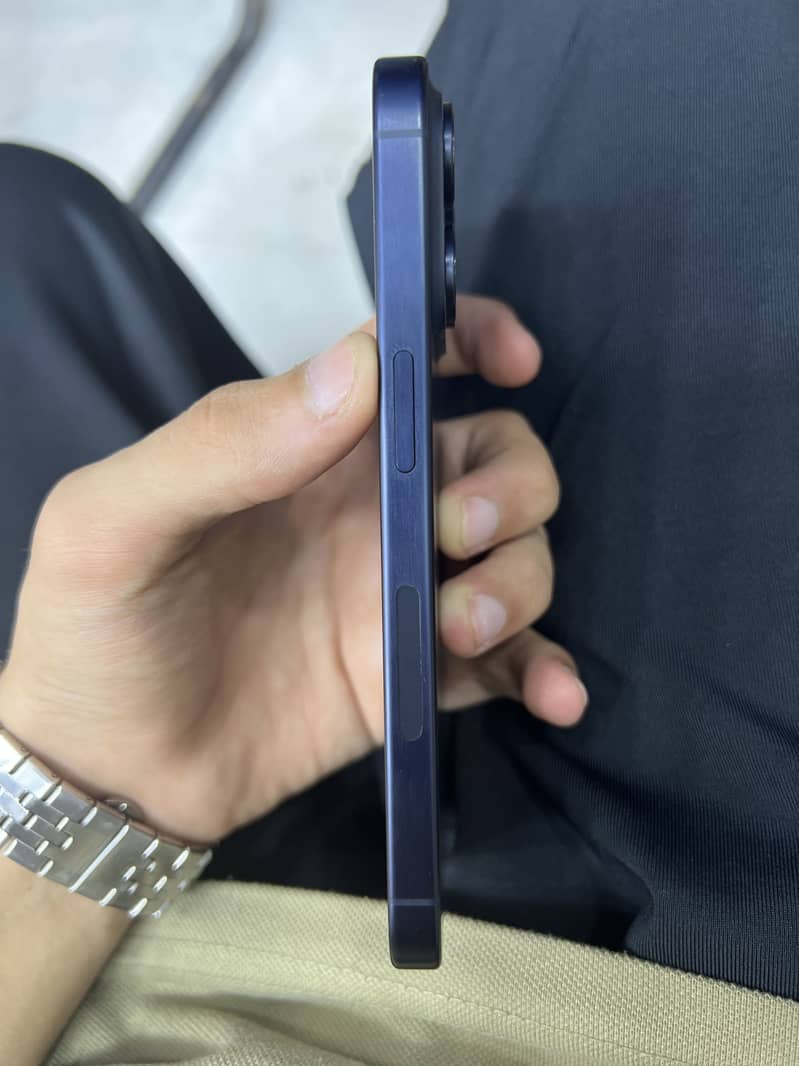 Apple iPhone 15 Pro 1