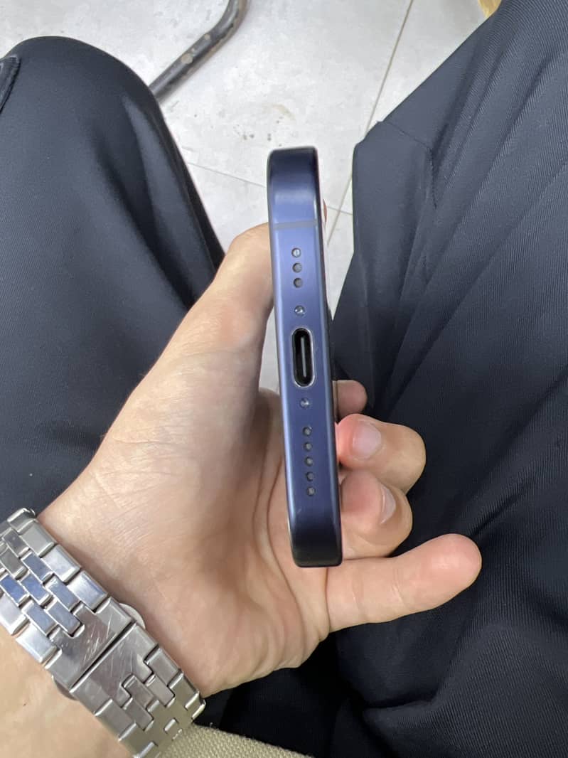 Apple iPhone 15 Pro 4