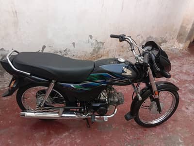 Honda CD Dream 70 CC one hand use 10 by 9 Black