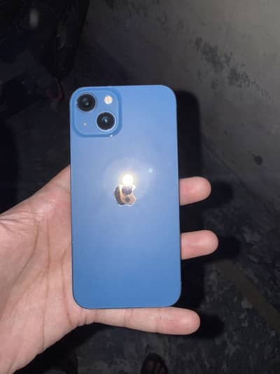 Apple iPhone 13