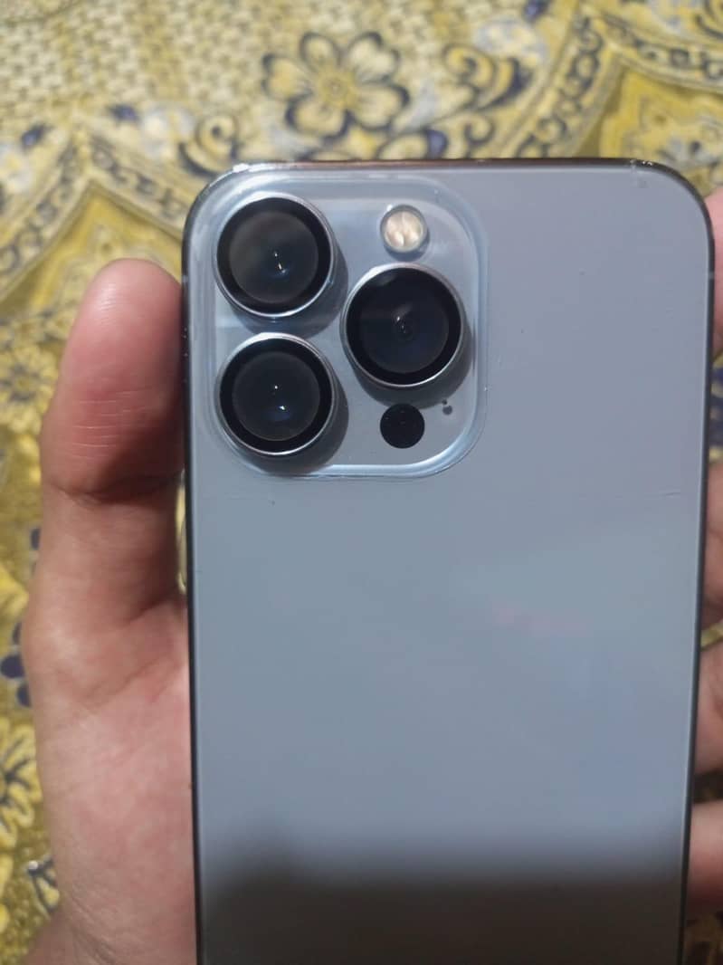 Apple iPhone 13 Pro 2