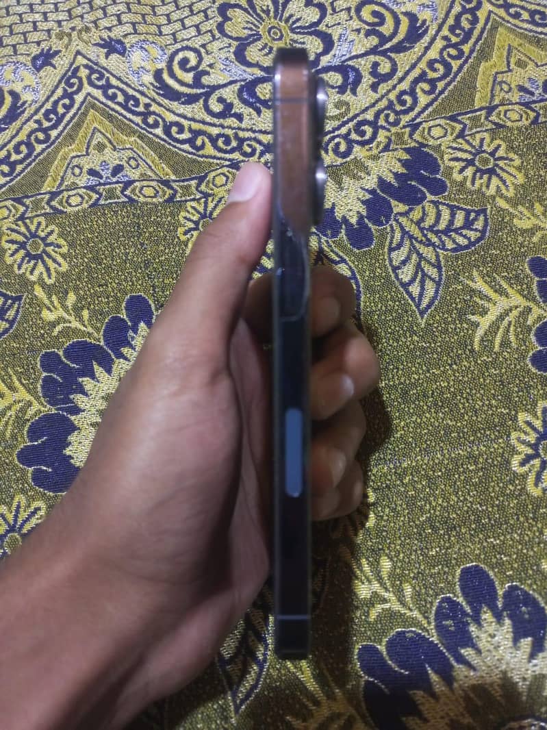 Apple iPhone 13 Pro 4