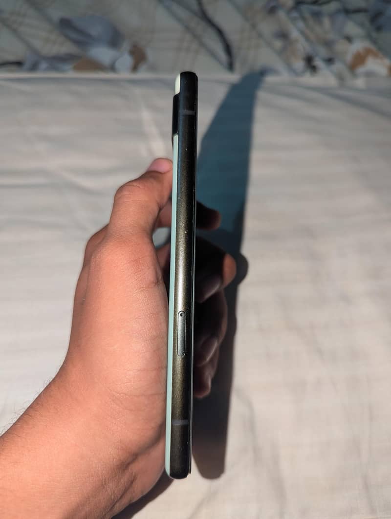 Google Pixel 6a 5