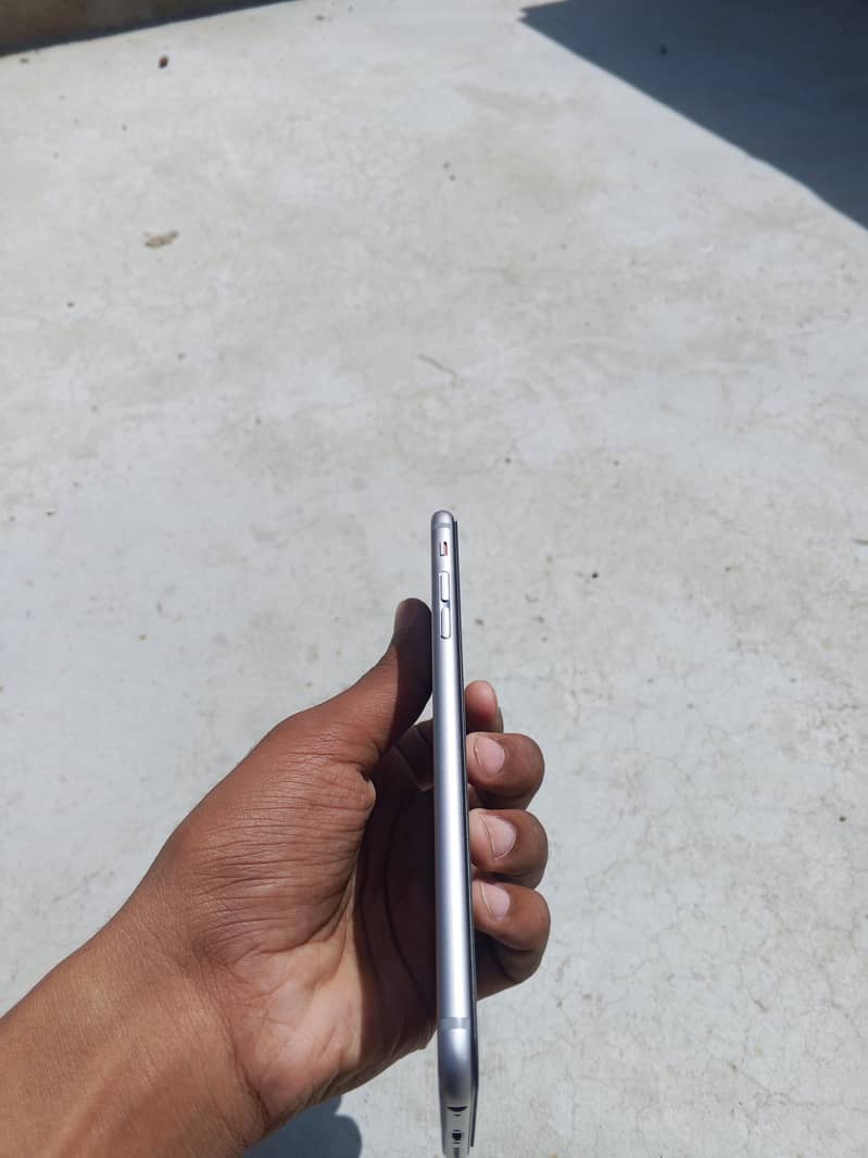 Apple iPhone 6 Plus 2