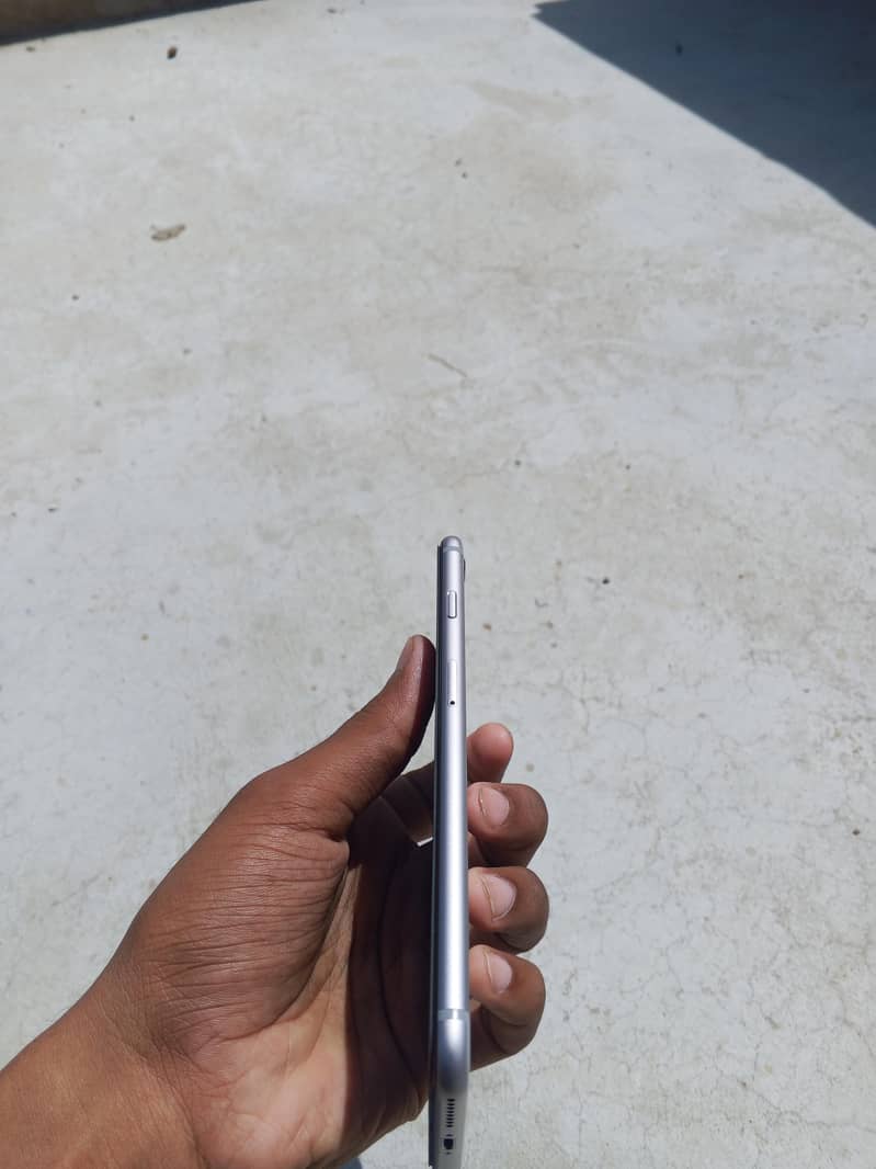 Apple iPhone 6 Plus 3