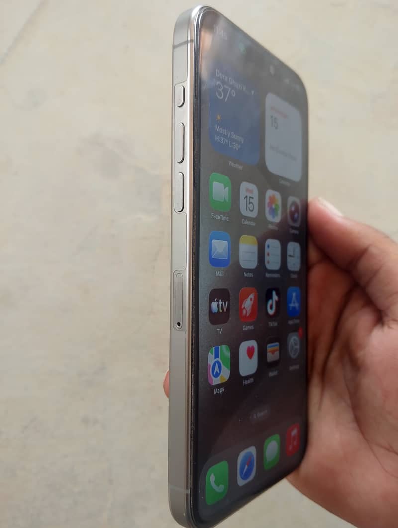 iphone 15pro max 6