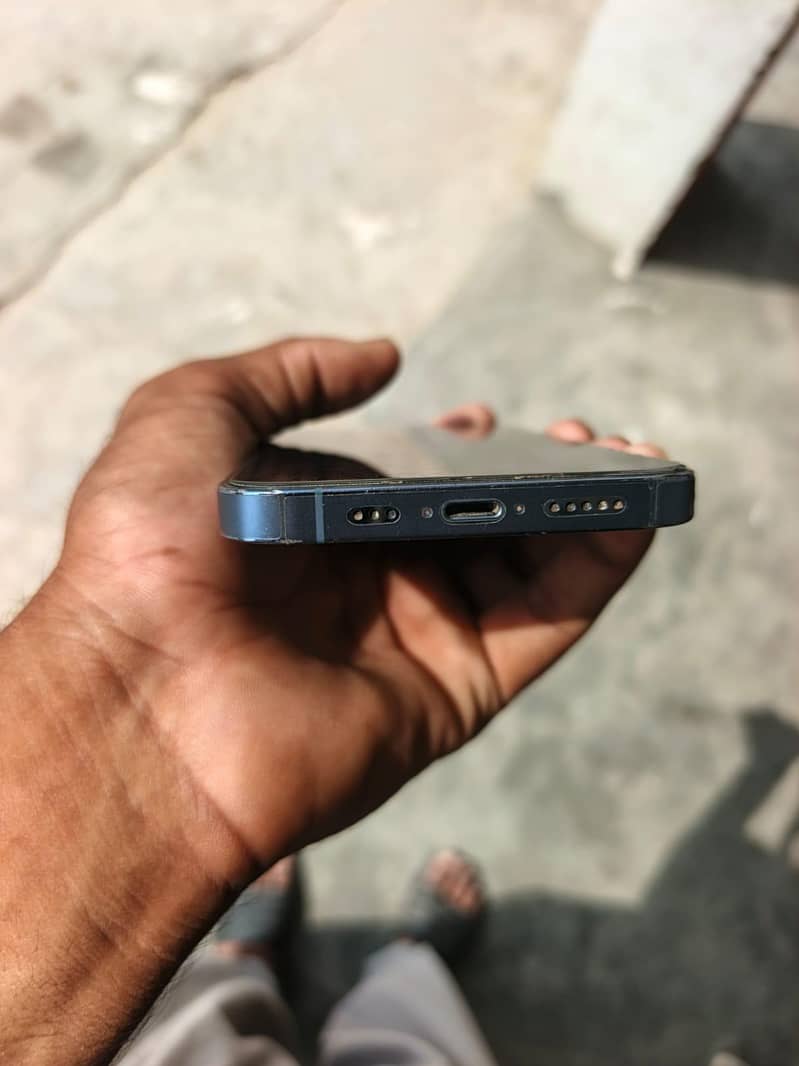 Apple iPhone 13 Pro 1