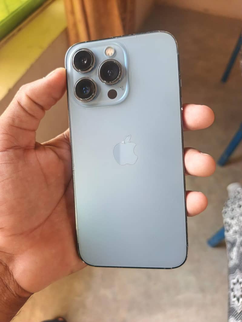 Apple iPhone 13 Pro 4