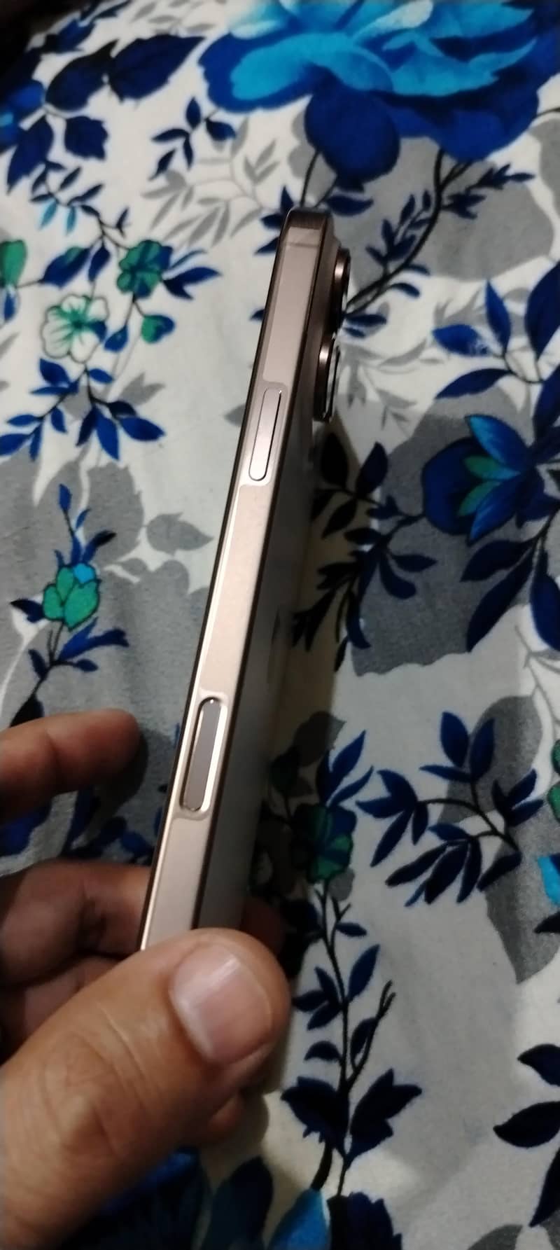 Apple iPhone 16 Pro Max 2