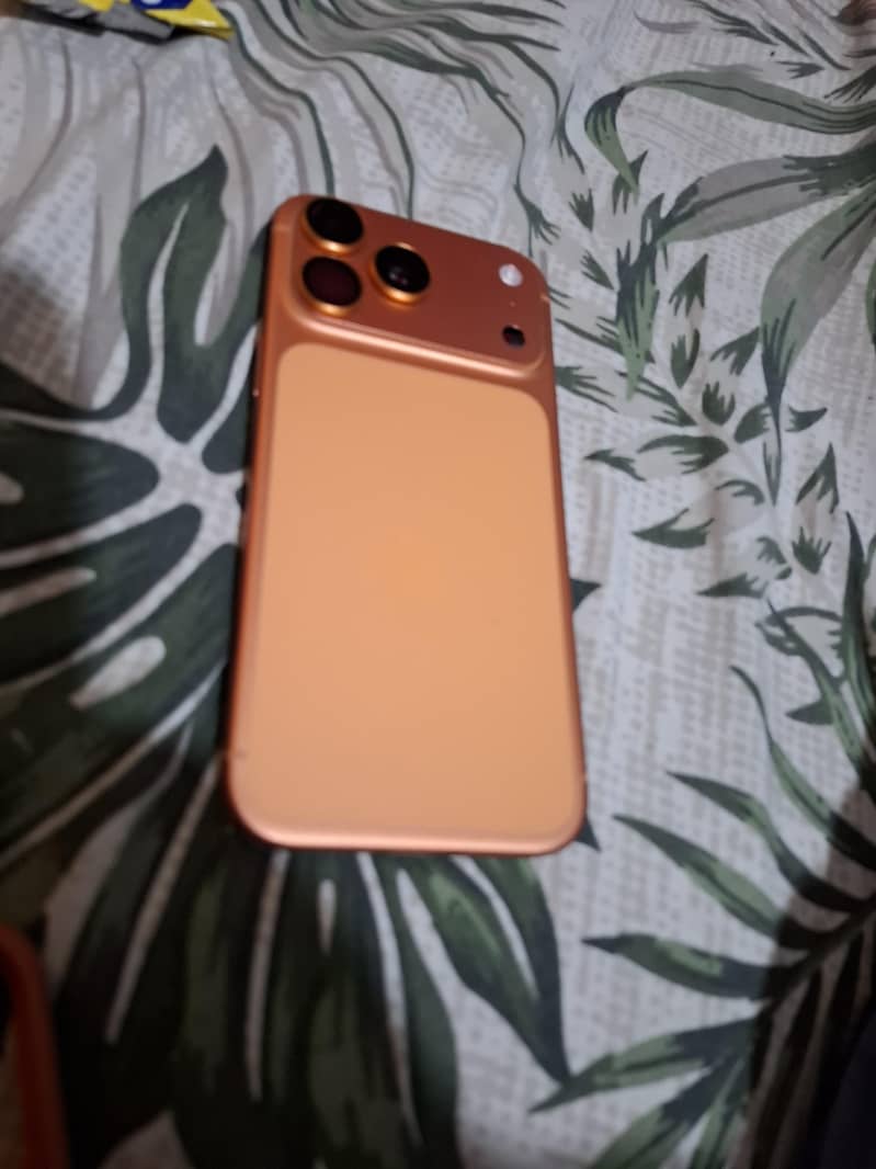 Apple 17 pro max 7