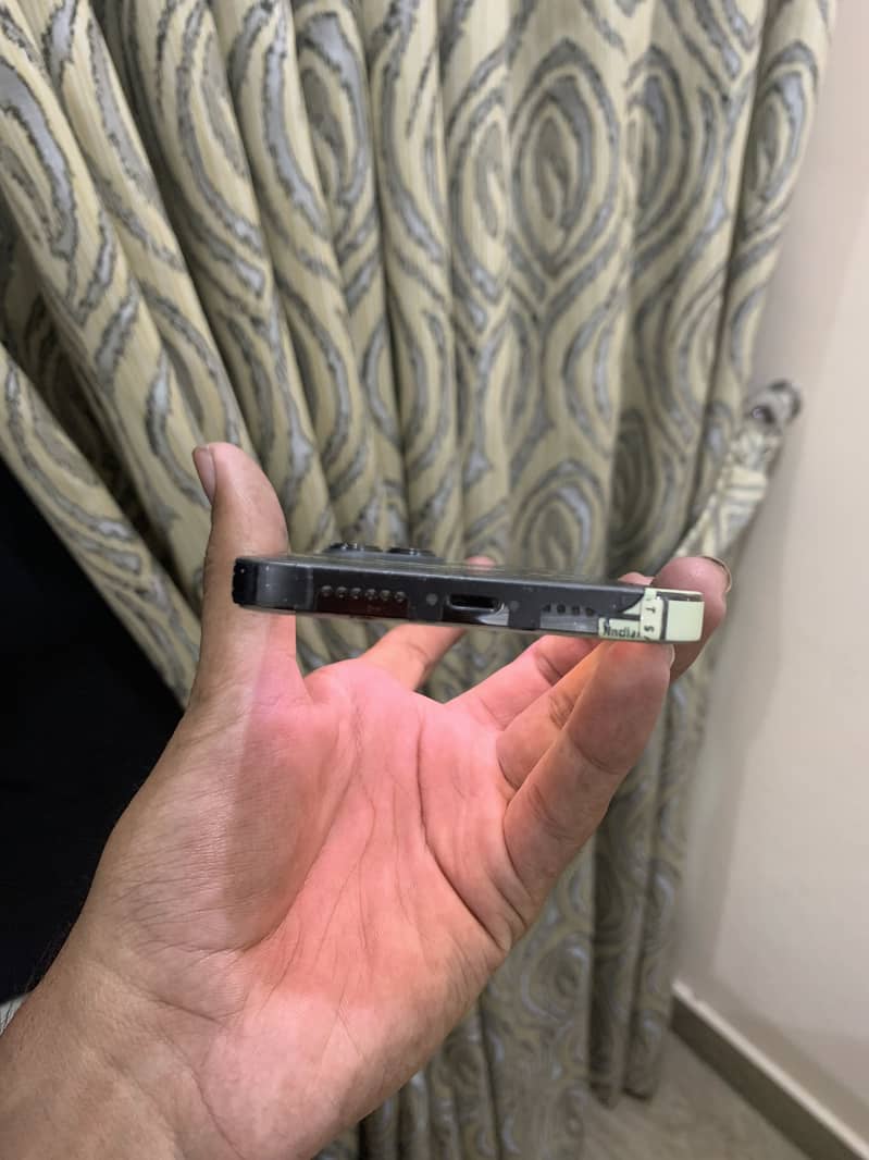 Apple iPhone 13 Pro Max 11