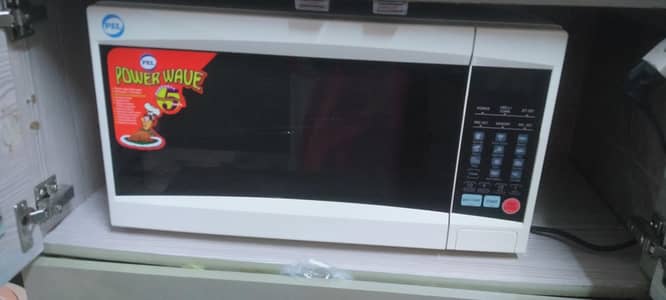 Pel Microwave Oven in good condition