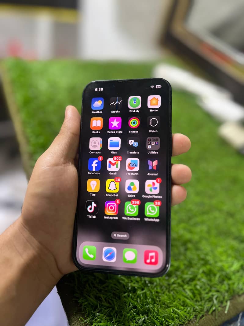 Apple iPhone 13 1