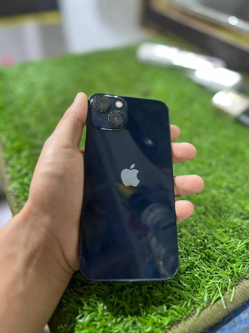 Apple iPhone 13 2