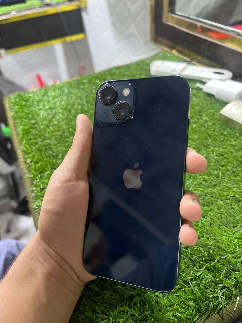 Apple iPhone 13 6
