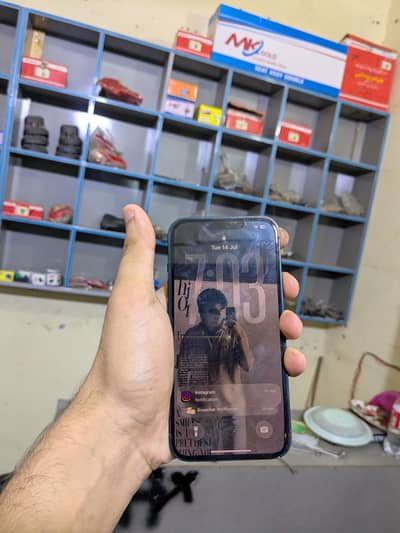 Apple iPhone 13 jv