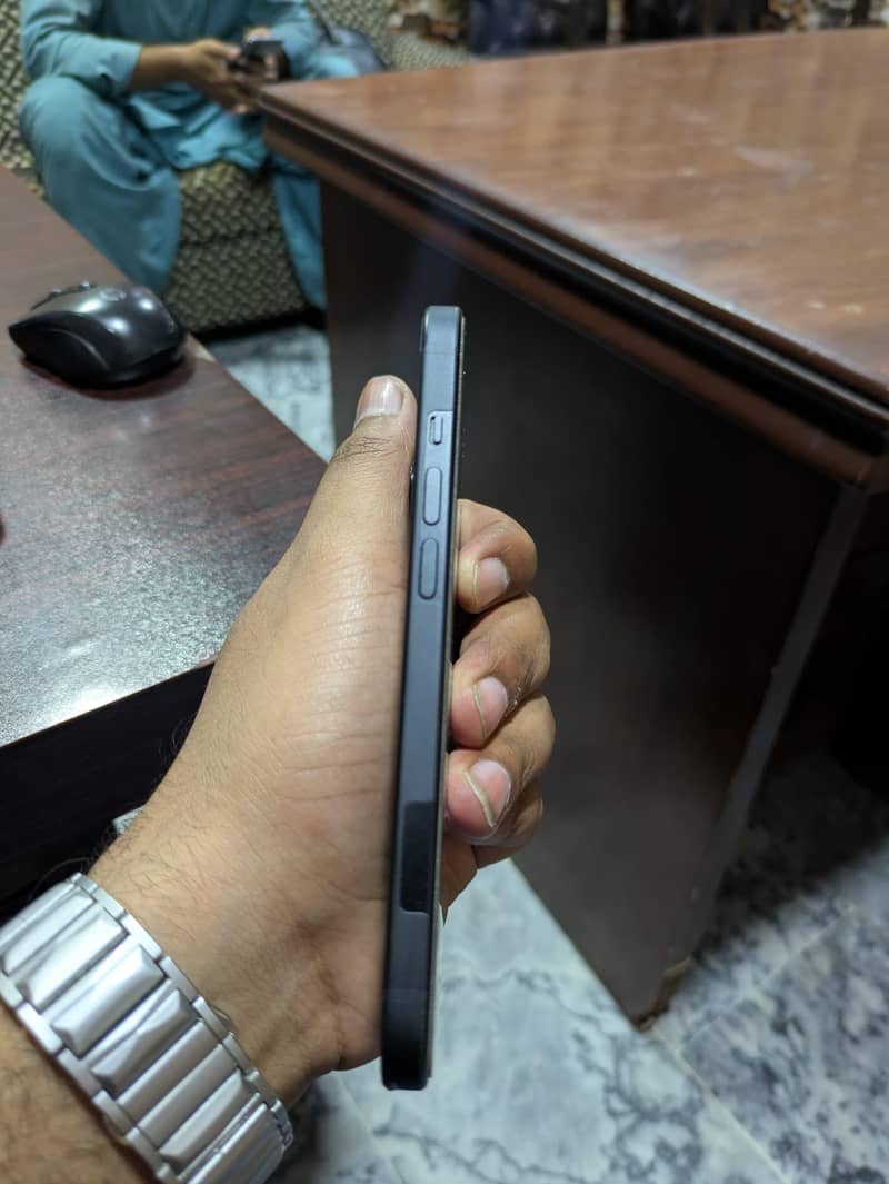 Apple iPhone 15 2