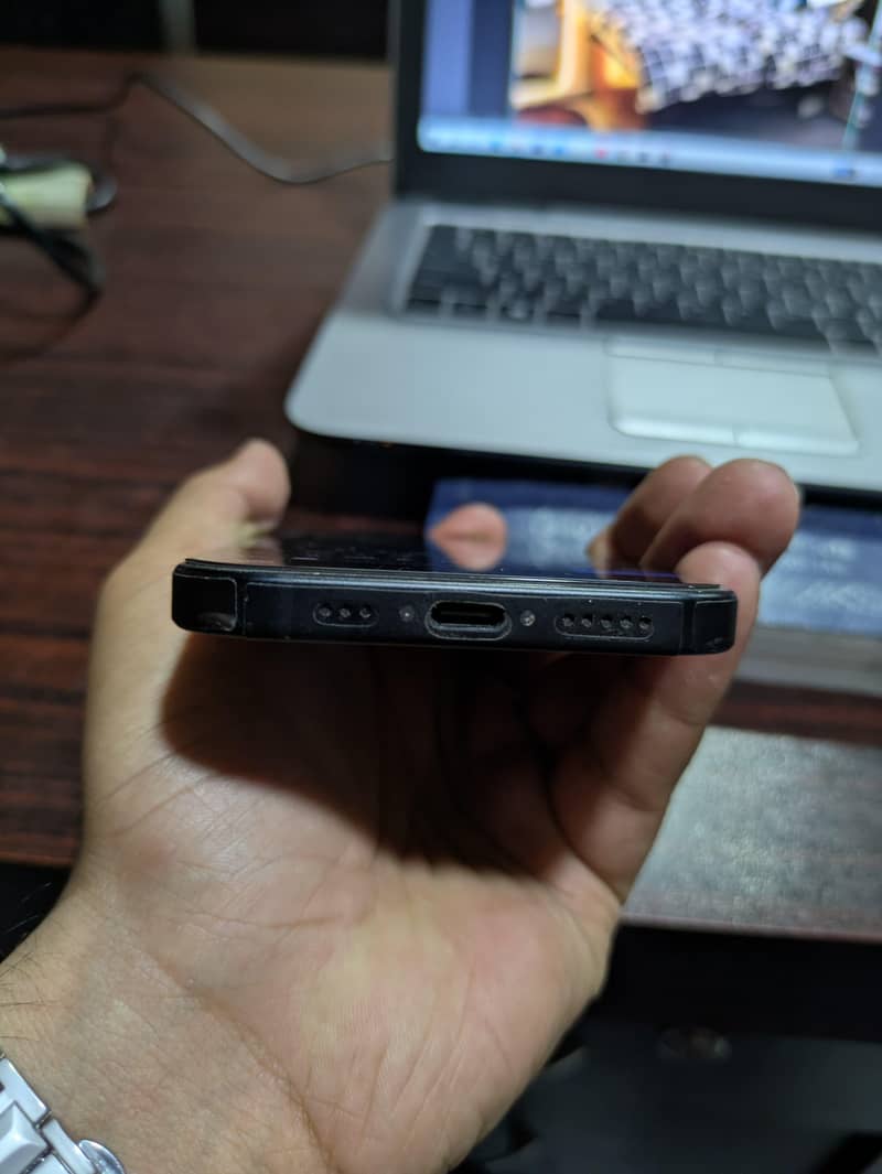 Apple iPhone 15 4