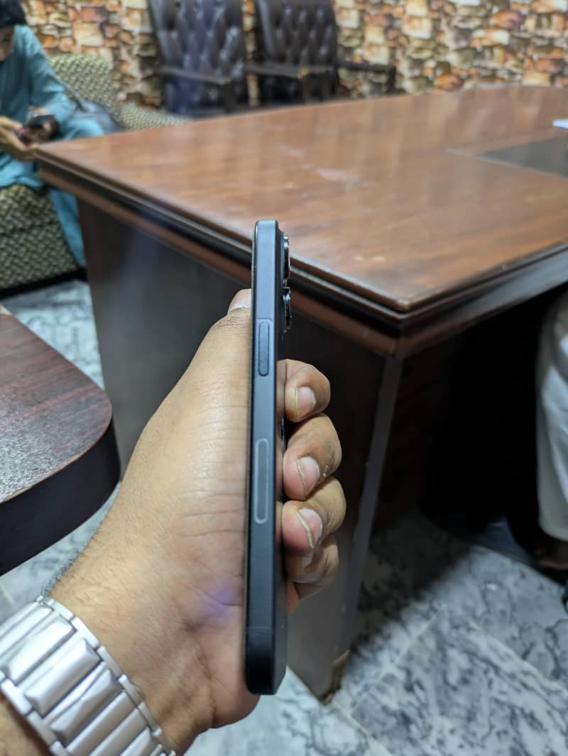 Apple iPhone 15 5