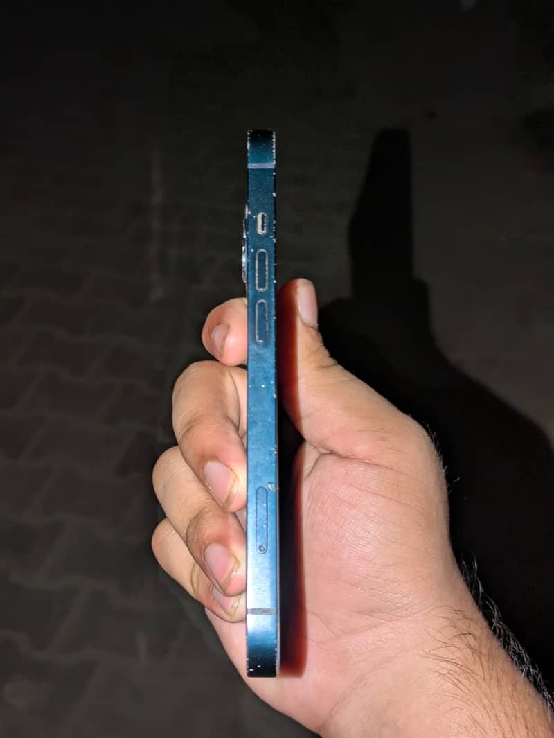 Apple iPhone 13 2