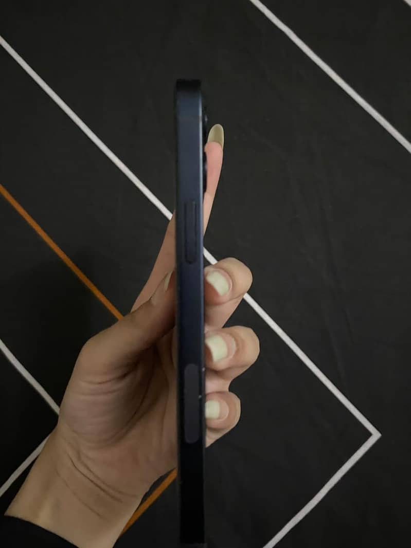 Apple iPhone 12 7