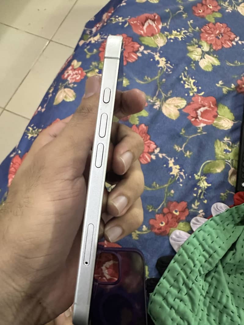 iPhone 16 1