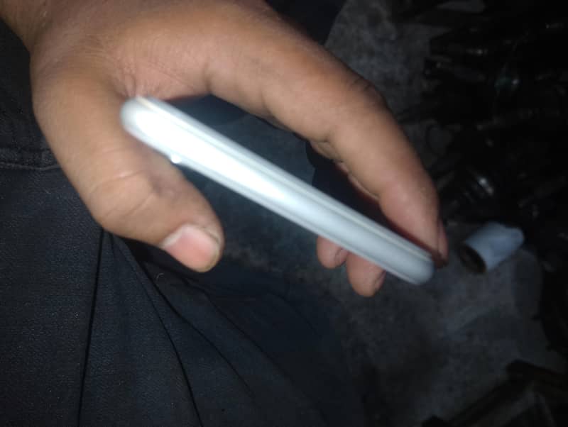 Apple iPhone 6 Plus 4