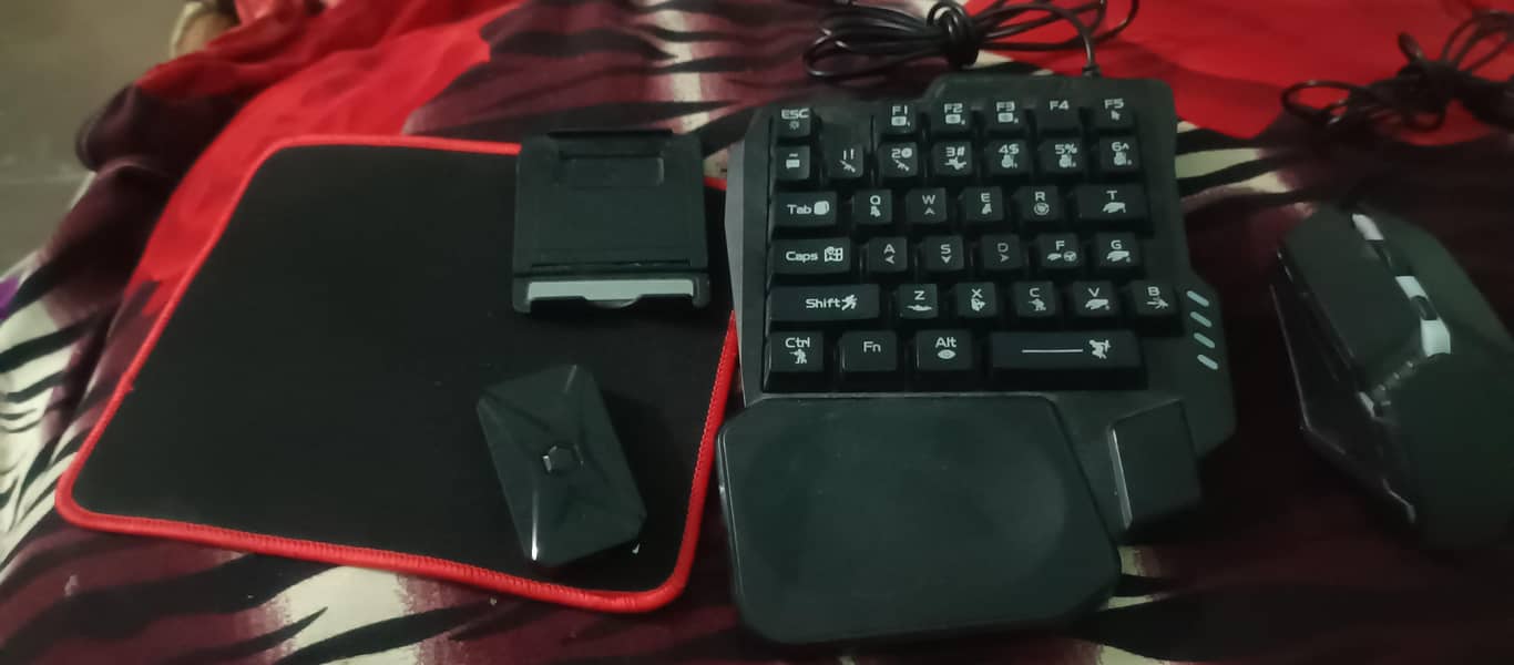 Gaming keyboard for Android custom button layout support 0