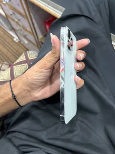 iPhone 13 Pro Max factory unlock