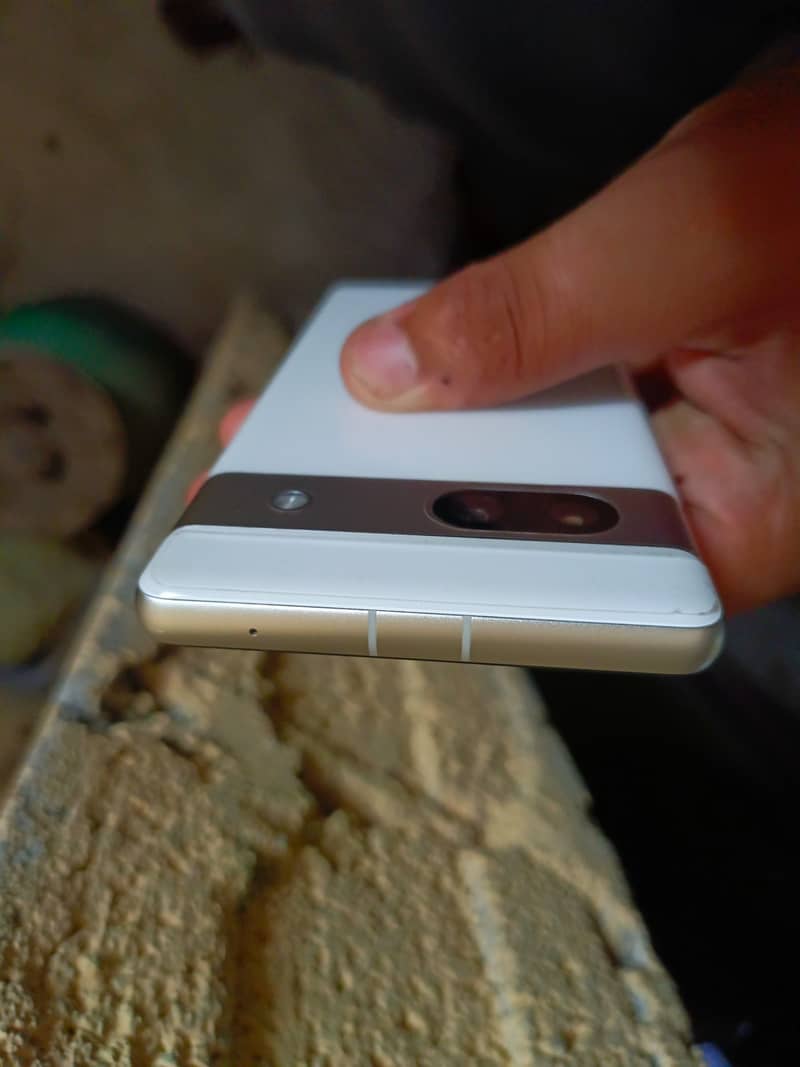 Google Pixel 7a 2