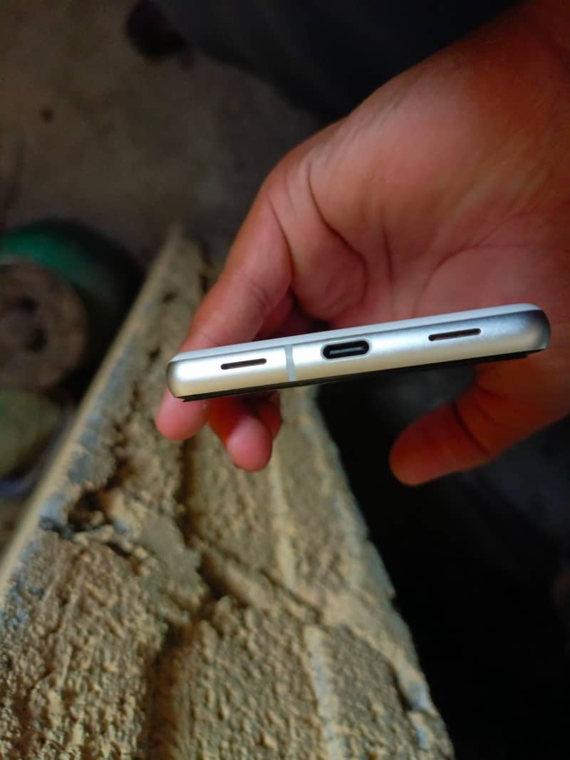 Google Pixel 7a 4