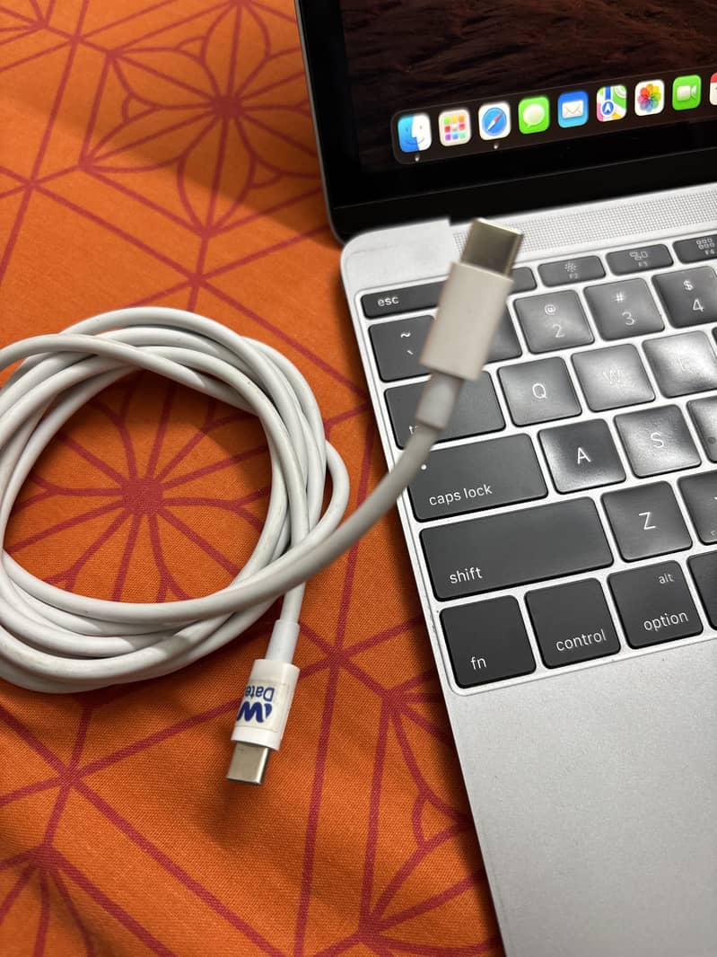 MacBook 13