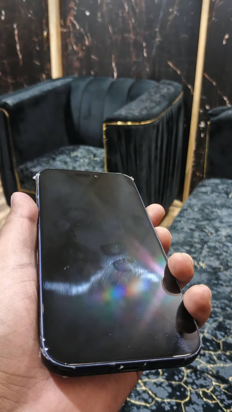 Apple iPhone 17 Pro Max 4