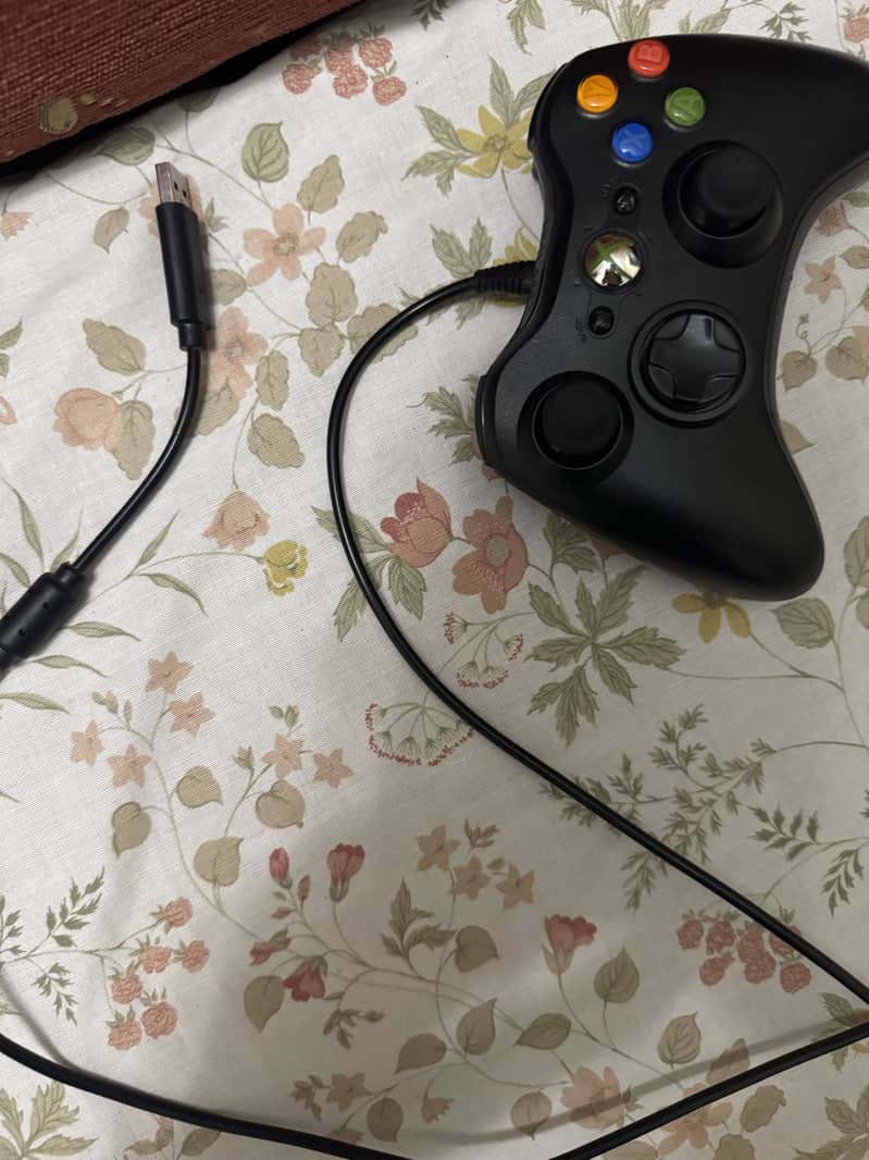 Xbox 360 wired controller 0