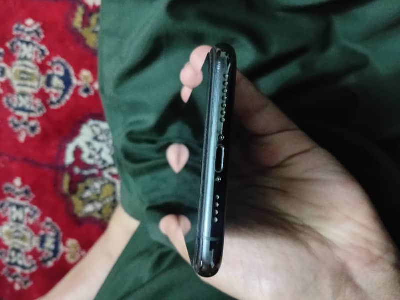 Apple iPhone 11 Pro Max 2
