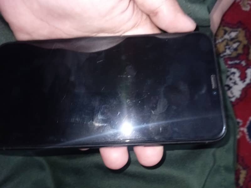 Apple iPhone 11 Pro Max 4