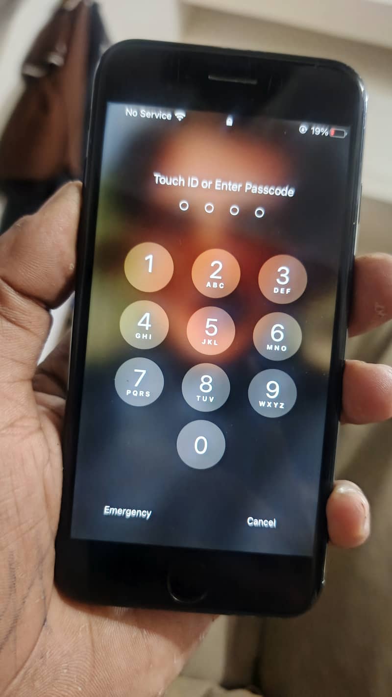 Apple iPhone 7 2