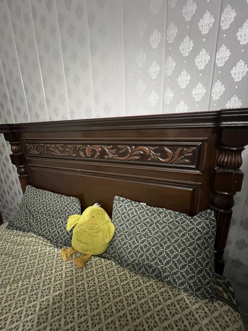 King size bed 1