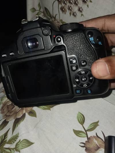 DSLR CANON camera 800D with 18-55 and 50mm lens