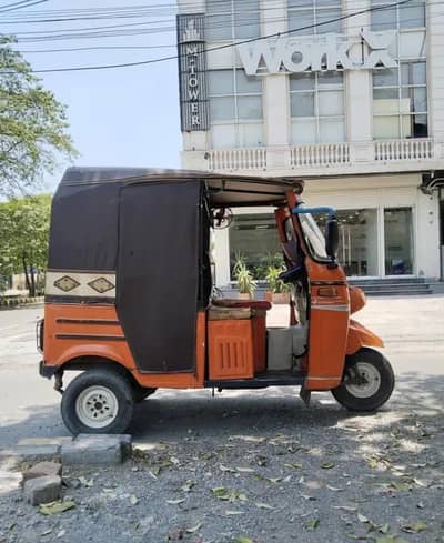 Sazgar 5-Gear White Engine Auto Rickshaw - Lusndition 03312333439